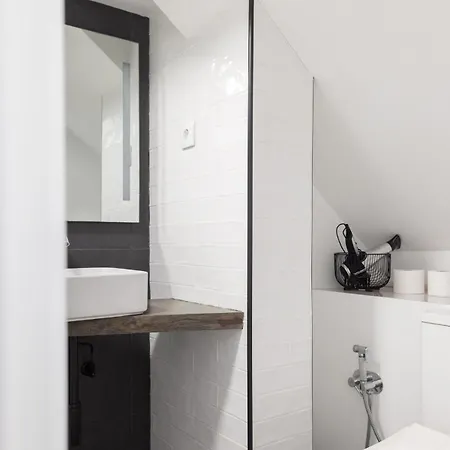 Historical Gem In Bairro Alto Apartment